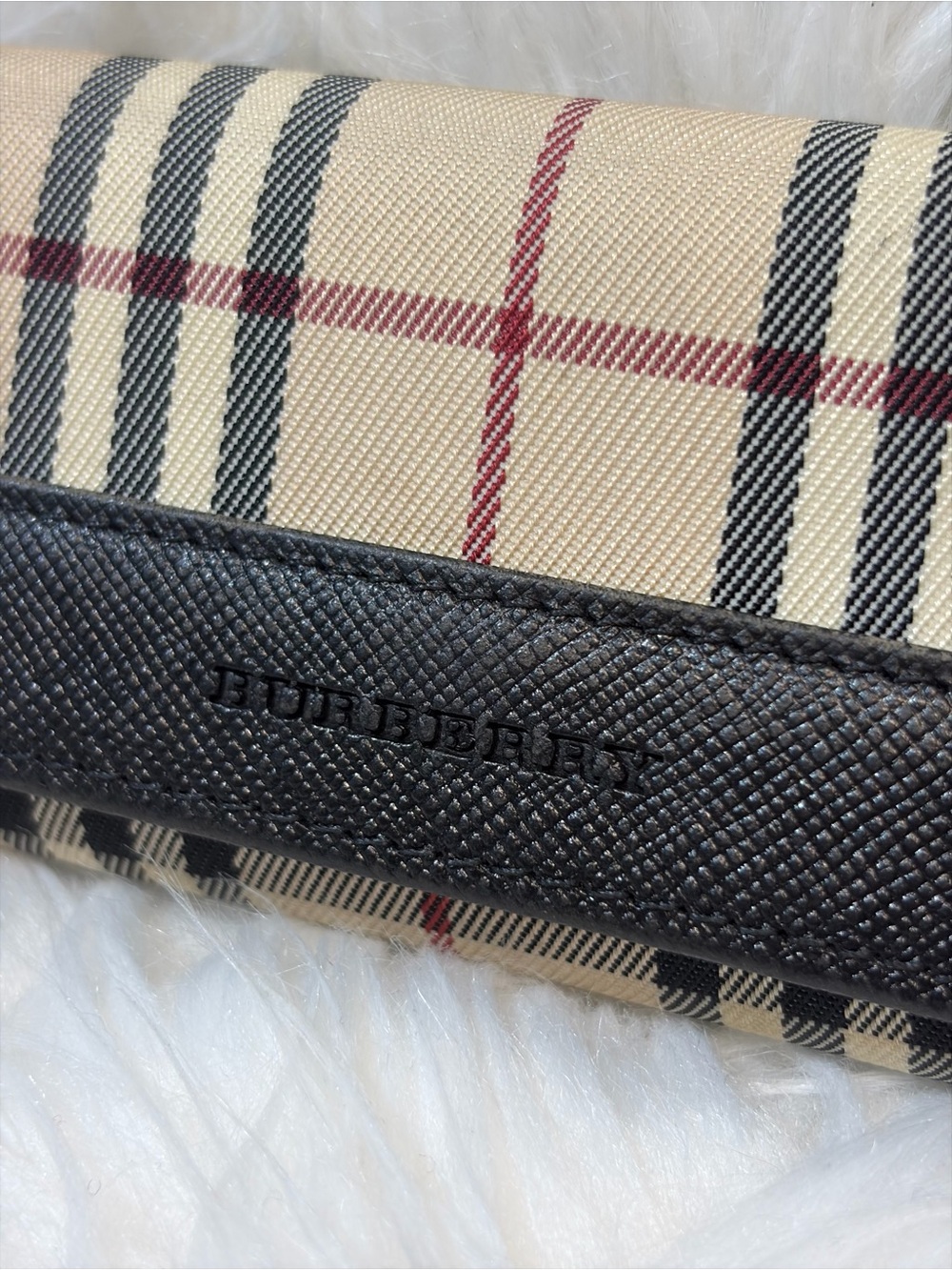 Burberry Nova Check 5-Key Case - Picture 2 of 7